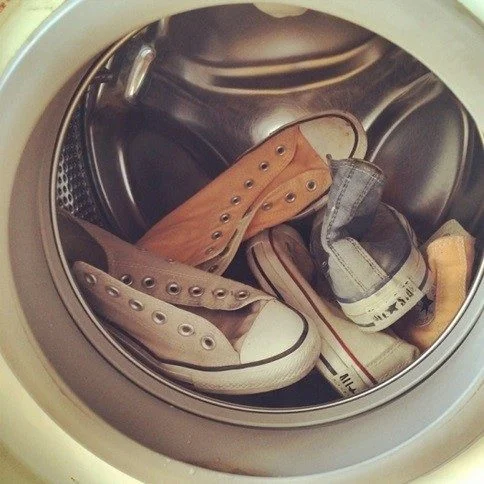 How to wash shoes in washing machine?